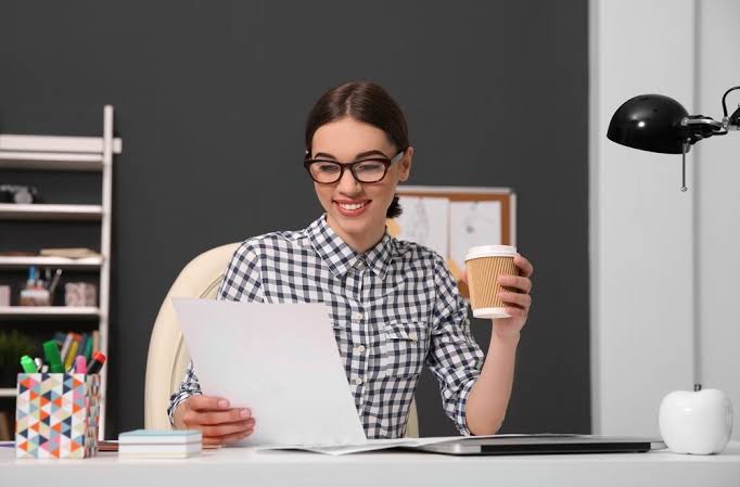 Book Publisher Editor - Salary, How to Become, Job Description & Best  Schools