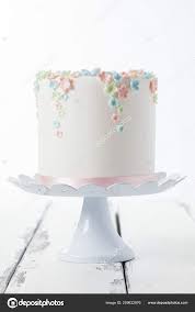 The loose flowers and butterflies can be added to the printed cake wrap to add some color and 3d elements. Ideas About Birthday Flower Cake Pastel