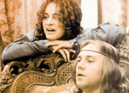 Girato nell'estate del 1979 e uscito al cinema nel gennaio 1980, un sacco bello è il film che definisce il ferragosto italiano da quarant'anni: Morta Isabella De Bernardi La Hippie Di Un Sacco Bello