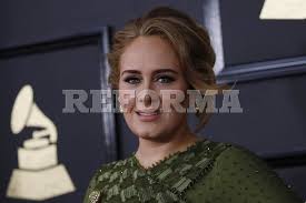 Muere el padre de Adele sin reconciliación