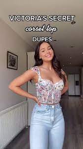 Crop top de lycra a estrenar de victoria's secret edición limitada mary katrantzou. Bridgertonvibes Hashtag Videos On Tiktok In 2021 Corset Fashion Outfits Casual Outfits Bustier Top Outfits