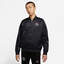 Mache dich mit sportbekleidung für herren fit für training, arbeit und freizeit. Air Jordan Paris Saint Germain Men S Coach Jacket Cv3288 010 Bekleidung Basketo De