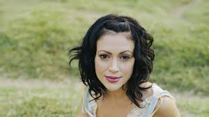 ► black and white photographs of female short hair‎ (99 f). Actresses Grass Alyssa Milano Sitting Black Hair Wallpaper 81377