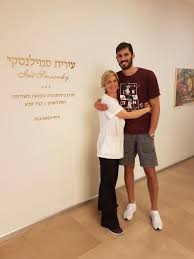 מעשיות וסיפורי עמים היו עמנו משחר ההיסטוריה, הם סופרו בלילות ועברו מדור לדור. Vsvrapvdjsxnim