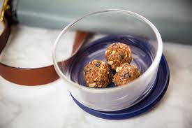 Essayez Notre Recette Facile De Boules Energie Amandes Et Graines De Lin Sans Cuisson Une Collation Parfaite Pour La Randon Food Food And Drink Healthy Treats