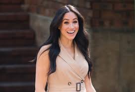 Meghan markle, prince harry receive 'special award' from uk charity for decision to have no more than 2 kids meghan markle and prince harry are the recipients of a special award that applauds them. Meghan Markle Teilt Erstes Baby Foto