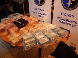 Pour blanchir de l'argent il existe différentes façons de procéder. L Epicier Des Batignolles Blanchissait L Argent De La Drogue Et Dormait Sur Son Magot Litteralement