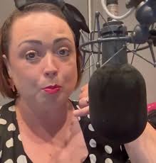 availability painting and decorating services contact me for free quote  07716977156