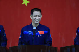 热门搜索 聂海胜太空目击鬼影 长征二号设计师容易 神舟十二号3名航天员亮相，上太空行李箱里装啥？ 聂海胜笑着揭秘. Cwxm8sqhmrarqm