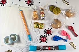 Unser silvester countdown 2016 zählt die sekunden runter bis um 0:00 uhr des neuen jahres 2016. Diy 12 Uhr Tuten Fur Silvester Marie Theres Schindler Beauty Blog