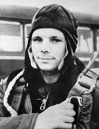 Yuri gagarin was a famous russian cosmonaut and the first man to enter space and orbit the earth, on the 'vostok 1.' check out this biography to know more about his childhood, family, achievements, etc. Juri Alexejewitsch Gagarin He Was The First Human To Journey Into Outer Space On 12 April 1961 Yuri Astronaut Human