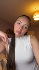 Annie Clayton's Instagram, Twitter & Facebook