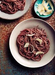 Spaghettis Au Vin Rouge Ricardo Recipe Recipes Food Cooking