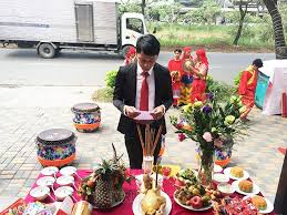 Bài văn khấn cúng tất niên cuối năm 2019, đầu năm 2020 sẽ được sử dụng cho các gia đình trong dịp cúng lễ tất niên cuối năm. Bai Cung Táº¥t Nien Cuá»'i NÄm á» CÆ¡ Quan Trong Nha Ngoai Trá»i