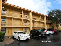 The shores of south beach are also just 20 minutes' drive away. Main Buiding Picture Of La Quinta Inn By Wyndham Miami Airport North Tripadvisor