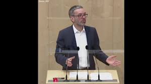 Hier finden sie einen überblick über alle meldungen und informationen zum österreichischen politiker. Rede Von Herbert Kickl Mit Andrea Mayer Zieht Die Sozialdemokratie In Die Regierung Ein Youtube