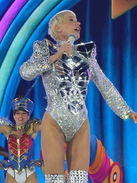 O Show Da Xuxa Começou 🎶 Último Voo Da Nave Ao Vivo Em São Paulo #xuxa #xuxameneghel #nubankparque #nostalgia