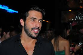 Paris Hilton almoça nos Ingleses