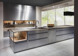 Nobilia Featured Its Inox Brushed Steel Finish At Design Construction Week The Finish Is A Laminate Em 2020 Cozinha Na Sala De Estar Cozinha Sala Cozinhas Modernas