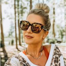 Diff Eyewear Bella V Matte Black Twilight Gradient