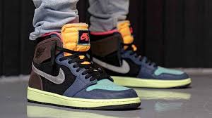 Beli air jordan 1 bio hack online berkualitas dengan harga murah terbaru 2021 di tokopedia! Jordan 1 High Og Bio Hack Where To Buy 555088 201 The Sole Supplier