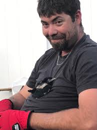 Sketch of a bird raised by the artist using pencils