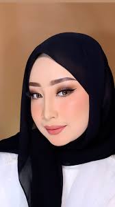 Yang mau tanya private profesional dan basic bisa langsung DM /WA,  =====================================, Mau tanya2 & booking untuk makeup di  hari specialmu, bisa DM/WA 081342293839 atau bisa klik di ...
