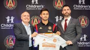 #huracan gabriel rinaldi en el ojo:el kaku (romero gamarra) es el jugador más inteligente que dirigí. Pity Martinez Y Kaku Romero Gamarra Amigos Y Companeros En Huracan Rivales En Mls Deportes Mls Tudn Univision