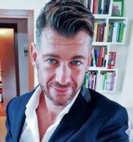 La guerra è finita" di Francesco Simone