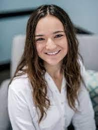 Karla Pomelow's Instagram, Twitter & Facebook