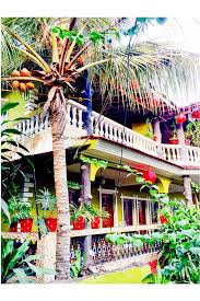 A Goa Les Maisons Colorees Des Hauteurs De Panjim Credit Photo Maison Inde Le Guide En 2020 Maisons Colorees Maison Credit Photo