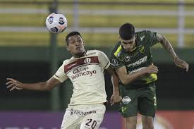 Lo logró tras dejar en el camino a olimpia, estudiantes, sportivo luqueño, nacional de montevideo, universidad católica y, ya en la final, a gremio, al que venció en brasil con gol de jorge burruchaga y luego, con un empate en avellaneda, dejó sin nada. Universitario Visita Hoy Al Independiente De Valle En De Busca Salir De Hoyo Copero Noticias Agencia Peruana De Noticias Andina