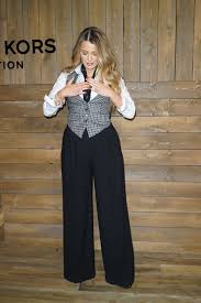 2 255 361 tykkäystä · 904 puhuu tästä. Blake Lively Attends 2020 Michael Kors Fashion Show In New York 02 12 2020 2 Lacelebs Co
