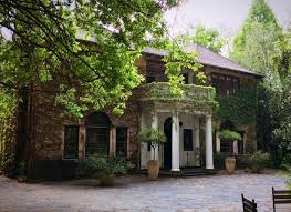 Dr susan vosloo‚ who got to know barnard in the late 80s‚ said he supported her setting up the heart transplant programme in the private sector which has been a success. Foxwood Soap Fiction Based On Real Life Events At Foxwood House Foxwood House