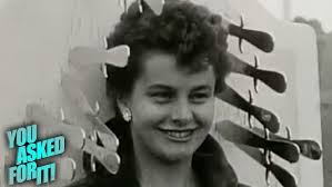 Smoky Dawson's thrilling knife throwing skills, c.1950