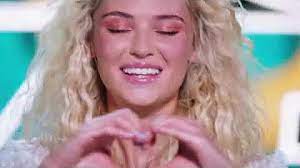 A group of singles come together ready to embark on a summer of love. ØªØ­Ù…ÙŠÙ„ Ø§Ù„Ù…ÙˆØ³Ù… Ø§Ù„Ø§ÙˆÙ„ Love Island Ù…ØªØ±Ø¬Ù…