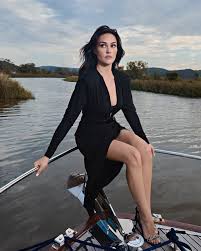 Esra Bilgic - Free pics, galleries & more at Babepedia