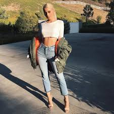 And since the restrooms at the event were unisex, her entire crew was able to get in on the mirror pic: Watch Kylie Jenner S Revealed Her Tips For The Perfect Selfie They Re Very Specific Capital