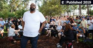 Elizabeth Warren Campaign Fires Staff Member for 'Inappropriate Behavior'