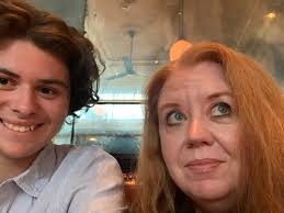 The Voice of Los Feliz (podcast) Episode 1