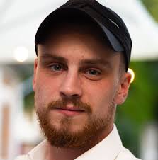 Plz fast !! Ryzen 7 9800x3d? Or Ryzen 7 7800x3d!???