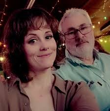 Can I live off the grid and be self-sufficient without a regular income?