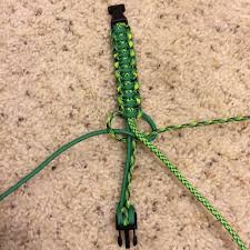 Make a loop on the left cord side. 20 Fun And Useful Diy Paracord Projects Insteading