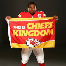 Aug 05, 2021 · arrowhead report is a sports illustrated channel featuring joshua brisco to bring you the latest news, highlights, analysis, draft, free agency surrounding the kansas city chiefs. Here S How You Can Get Your Chiefs Kingdom Flags Arrowhead Pride