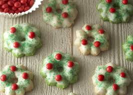 Bake in the preheated oven for 5 minutes. 10 Easy Christmas Cookies To Make With Your Kids Allrecipes