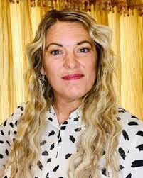 Sara Steen's Instagram, Twitter & Facebook