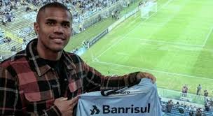 Douglas costa has officially joined his boyhood club grêmio. Douglas Costa E A Melhor Contratacao Brasileira Na Temporada
