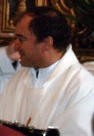 PAUS-RESENDE: De acordo com o Padre Abel Costa, crise já se faz notar na  diminuição das intenções de missas