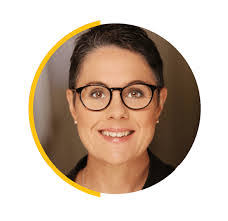 Tracy Sinclair's Instagram, Twitter & Facebook