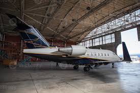 The little engine that could. Business Jet Flugzeug Bleibt Im Hangar 819559 Stock Photo Bei Vecteezy